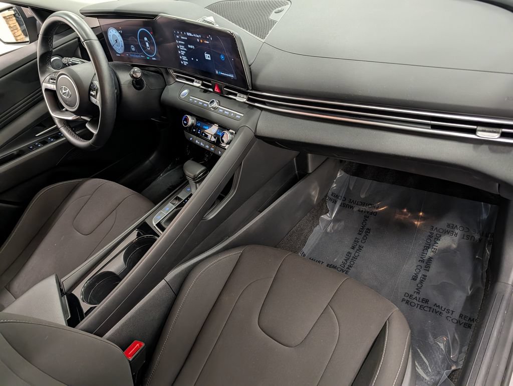 Certified 2023 Hyundai Elantra SEL w/ Convenience Package FWD image 33