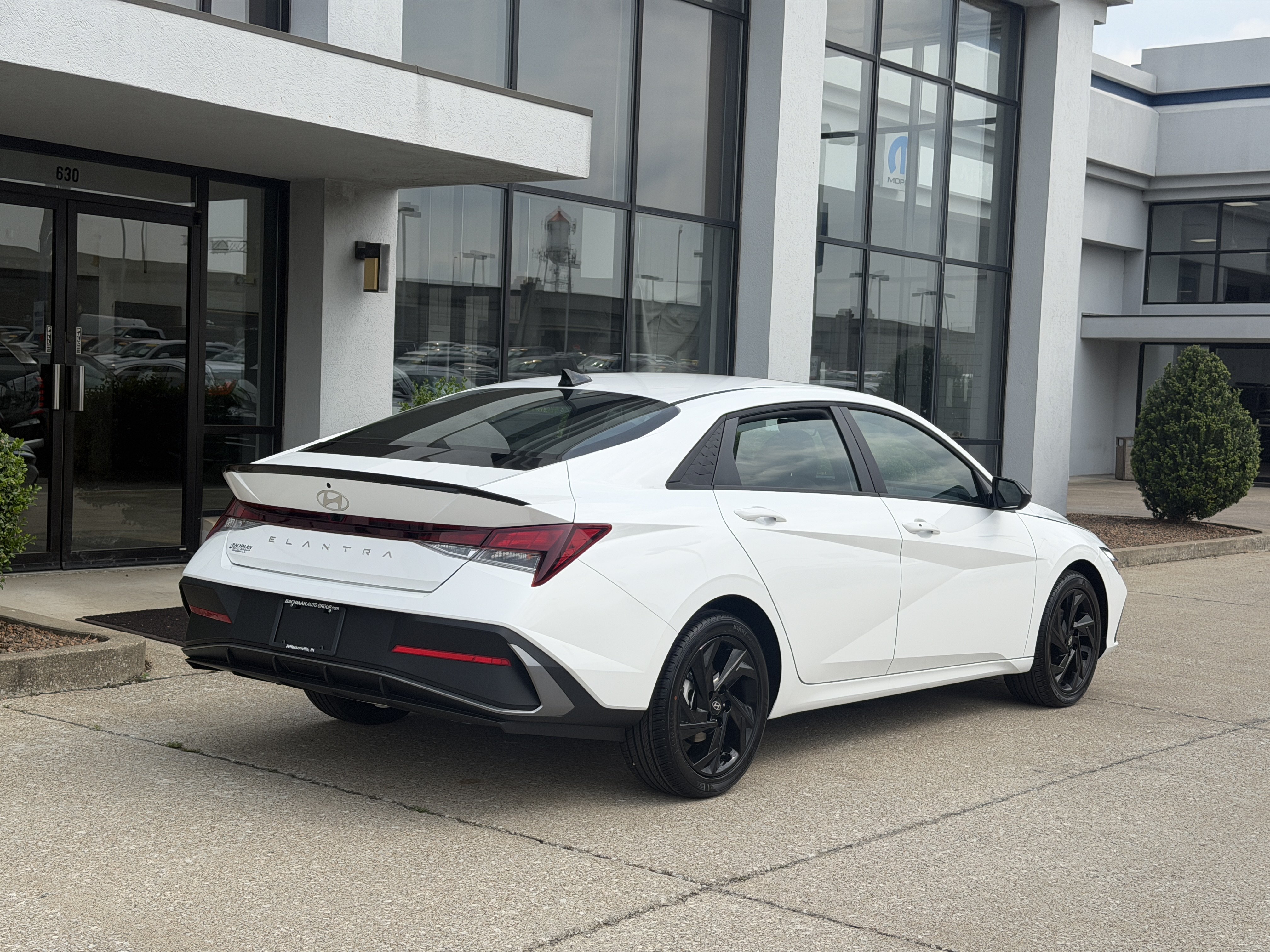New 2026 Hyundai Elantra SEL Sport FWD image 4