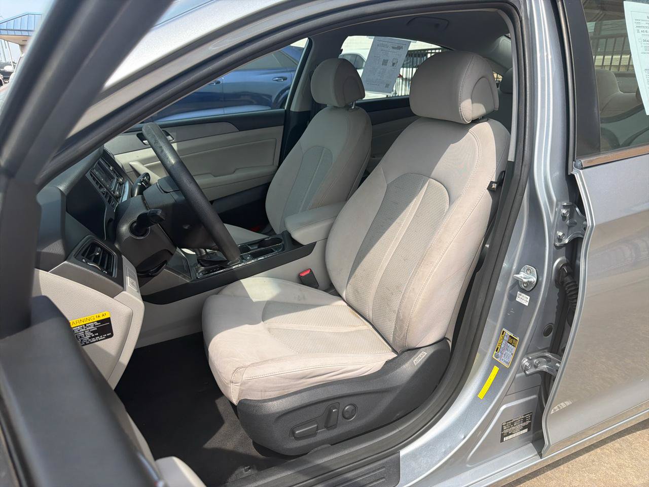 Used 2015 Hyundai Sonata SE w/ Option Group 09 FWD image 11