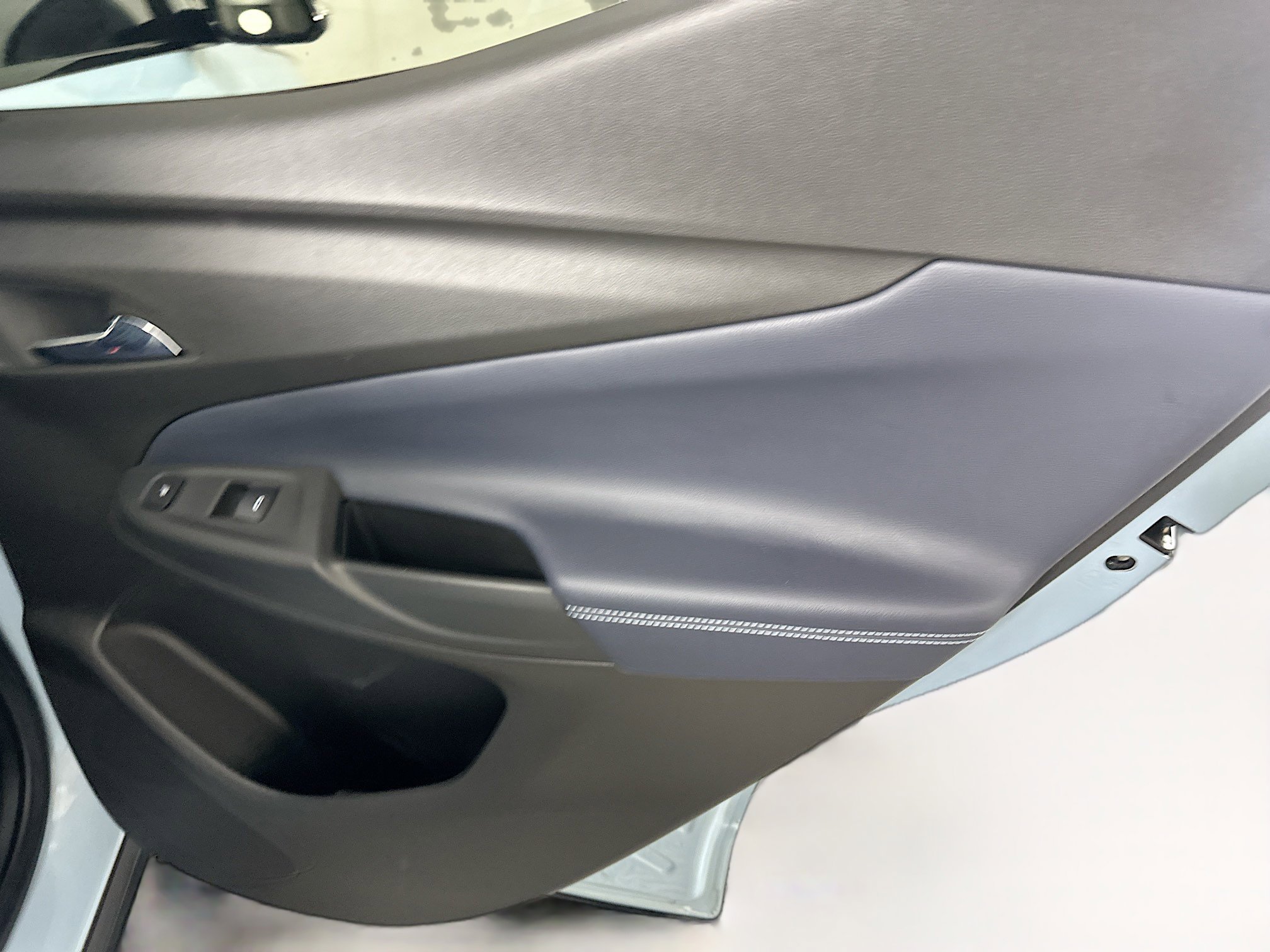 Used 2022 Chevrolet Bolt EUV Premier w/ Sun & Sound Package image 30