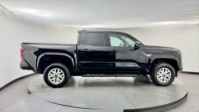 Used 2025 Toyota Tacoma SR5 image 9