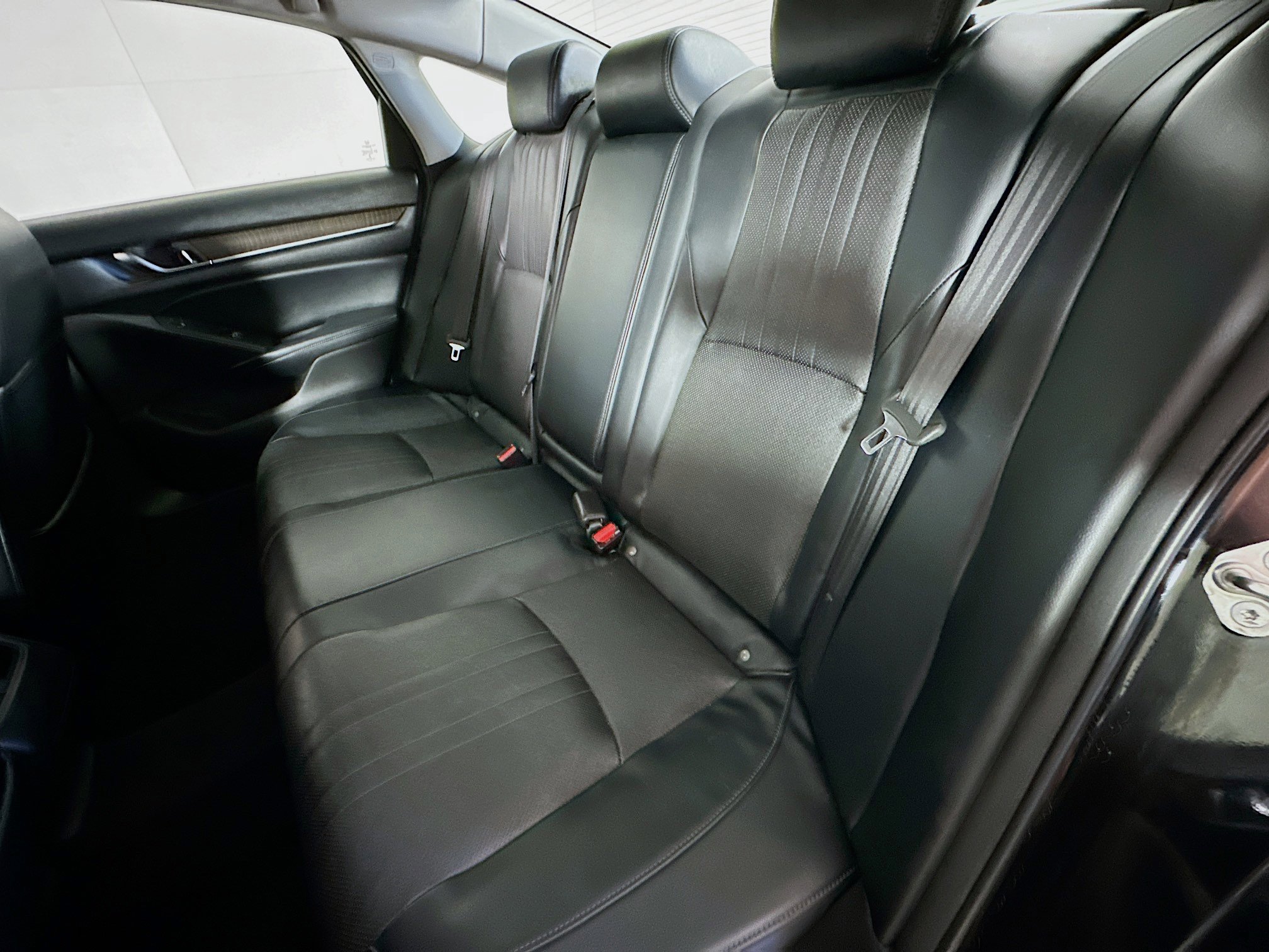 Used 2018 Honda Accord Touring image 27