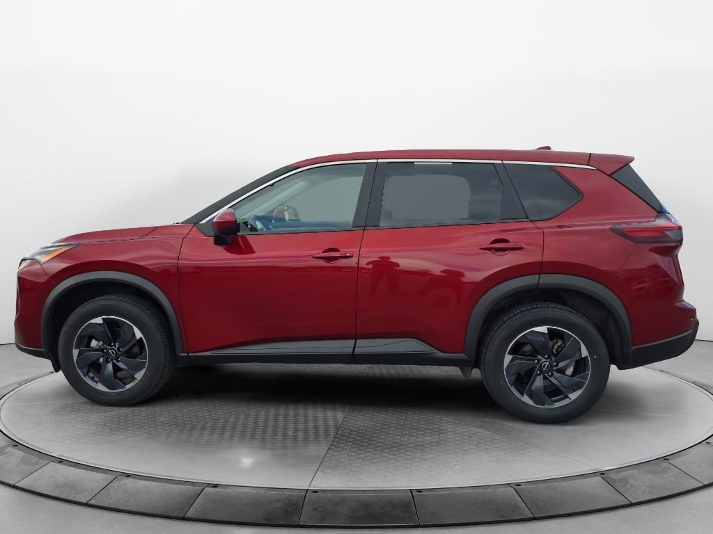 Used 2025 Nissan Rogue SV AWD/4WD image 2