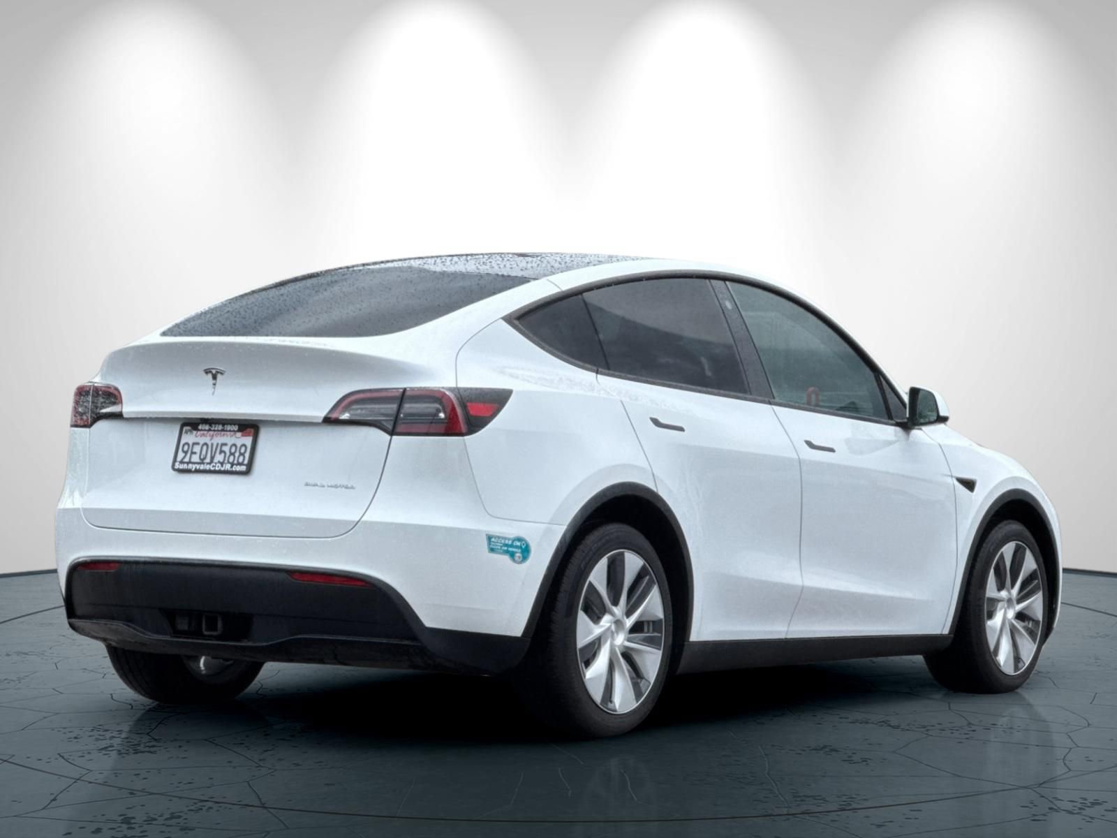 Used 2023 Tesla Model Y Long Range AWD/4WD image 4