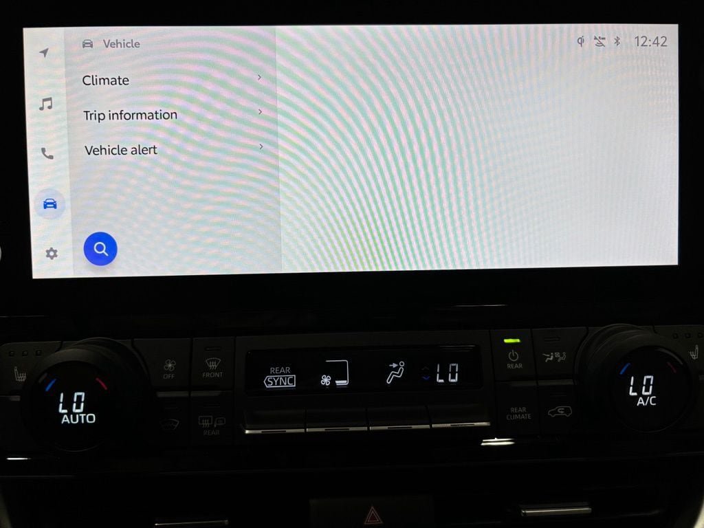 Used 2025 Toyota Grand Highlander AWD image 29