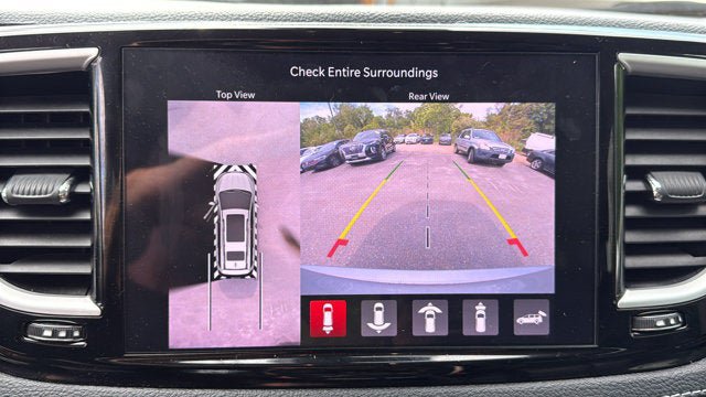 Certified 2024 Chrysler Pacifica Touring-L AWD/4WD image 20