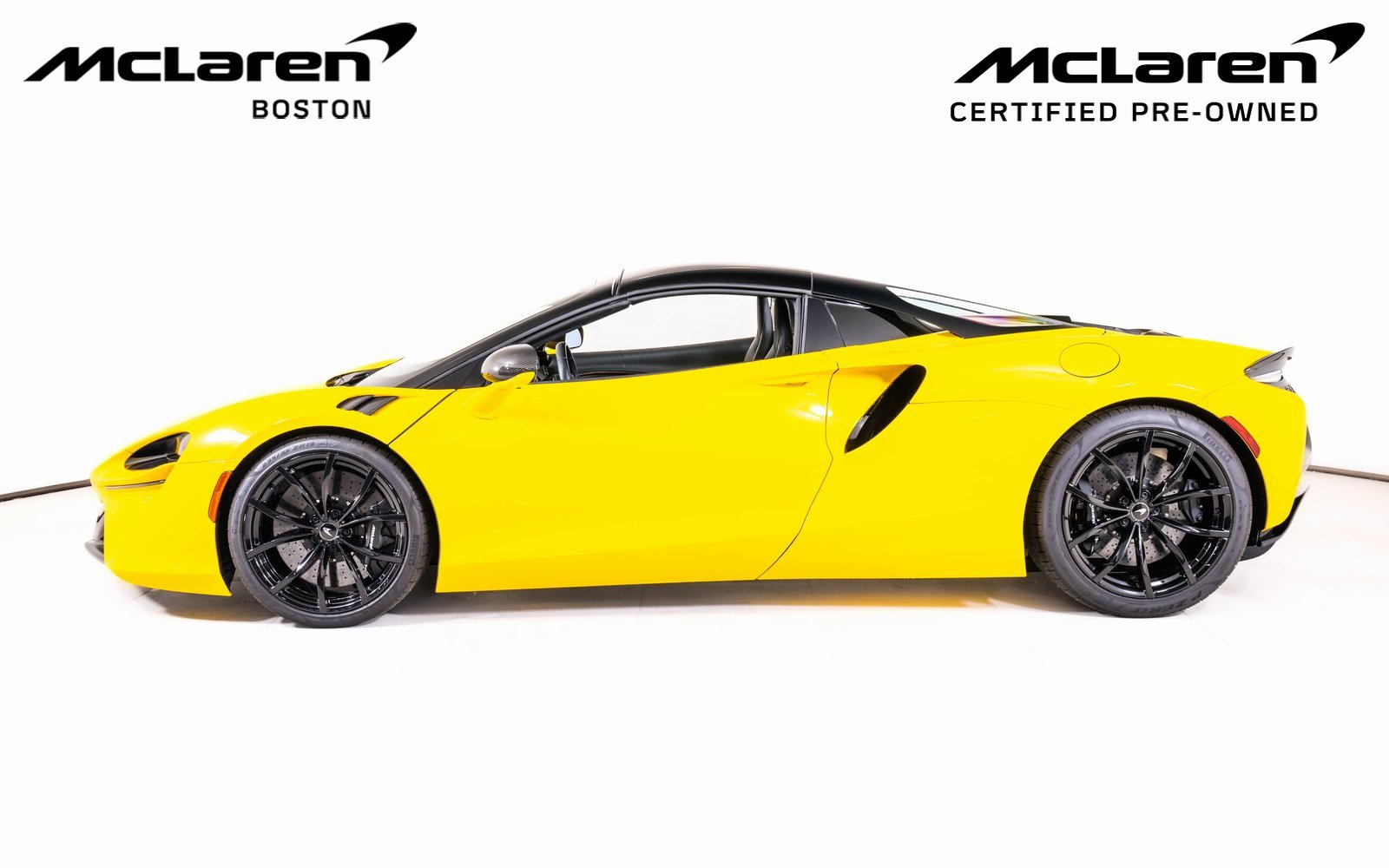 Used 2025 McLaren Artura Spider image 3