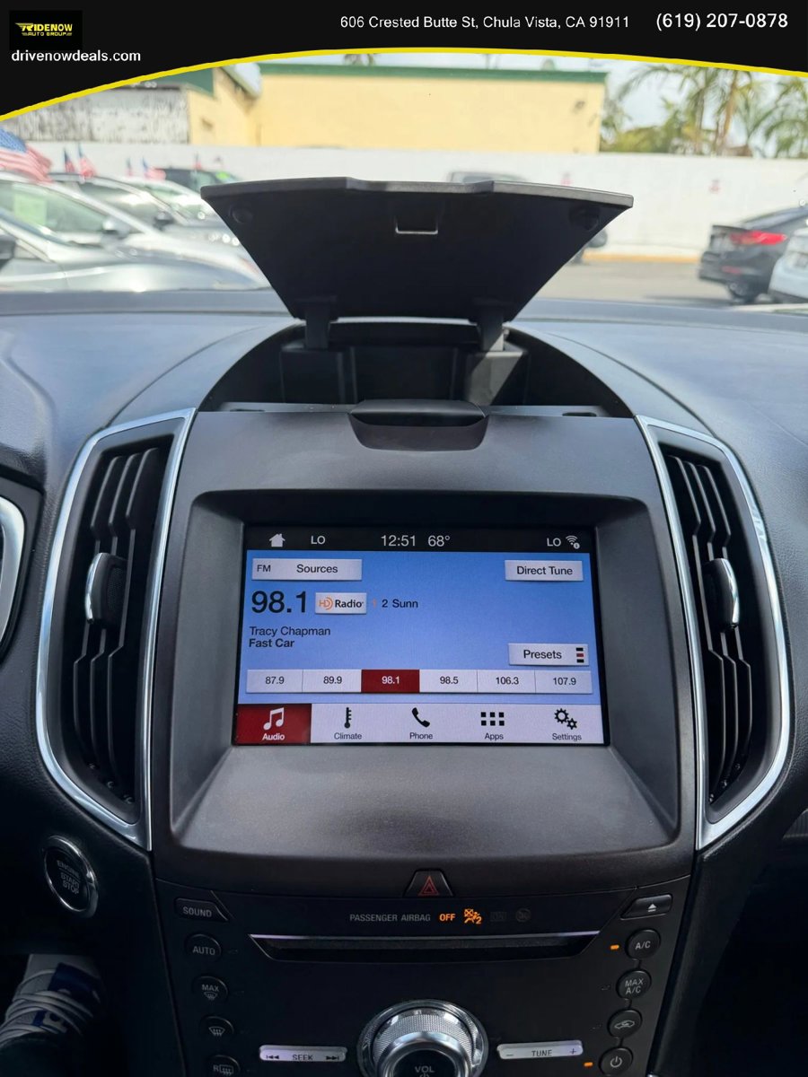 Used 2019 Ford Edge Titanium FWD image 26