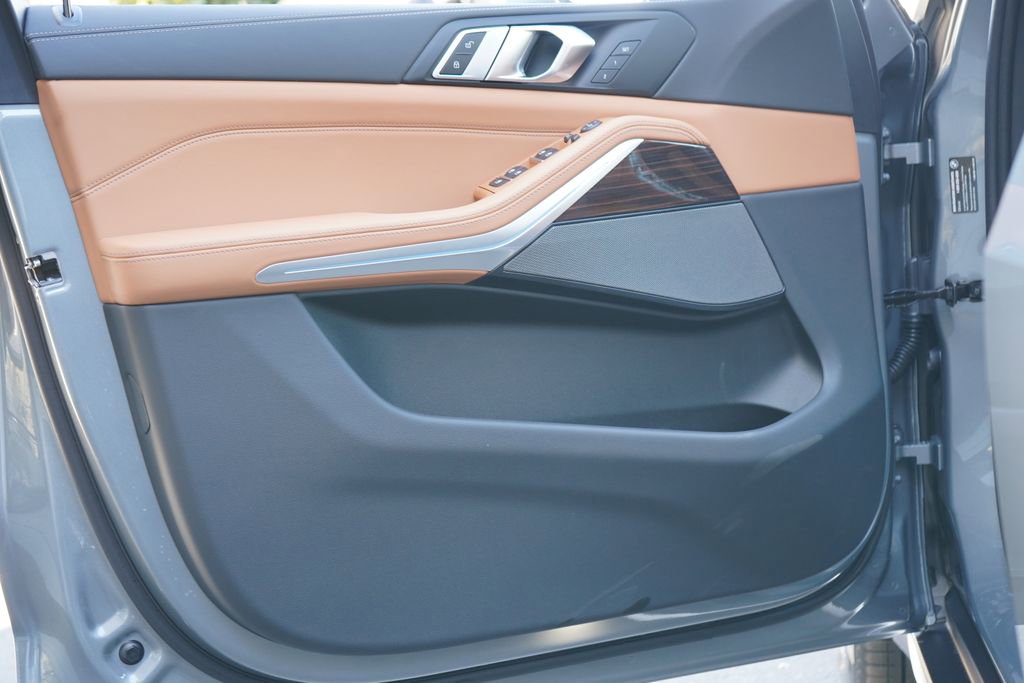 New 2026 BMW X5 sDrive40i w/ Premium Package image 9