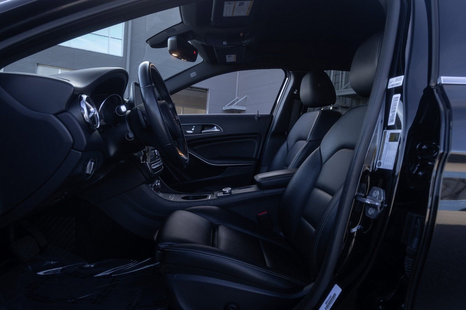 Used 2019 Mercedes-Benz GLA 250 4MATIC w/ Premium Package image 13