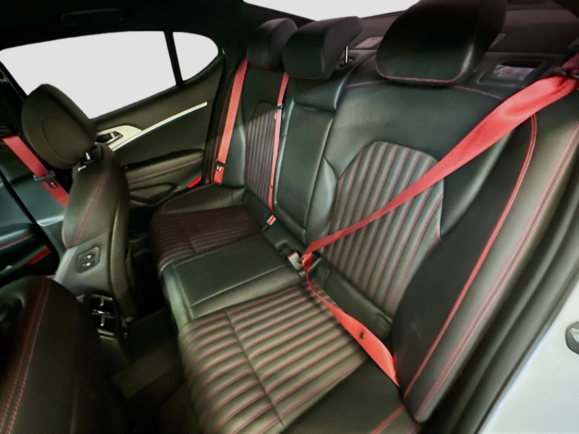 Used 2023 Genesis G70 2.0T w/ Sport Prestige Package image 30