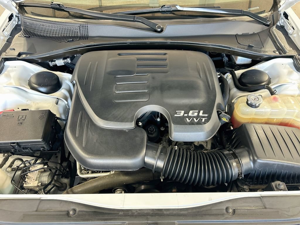 Used 2023 Chrysler 300 Touring w/ Sport Appearance Package RWD image 26