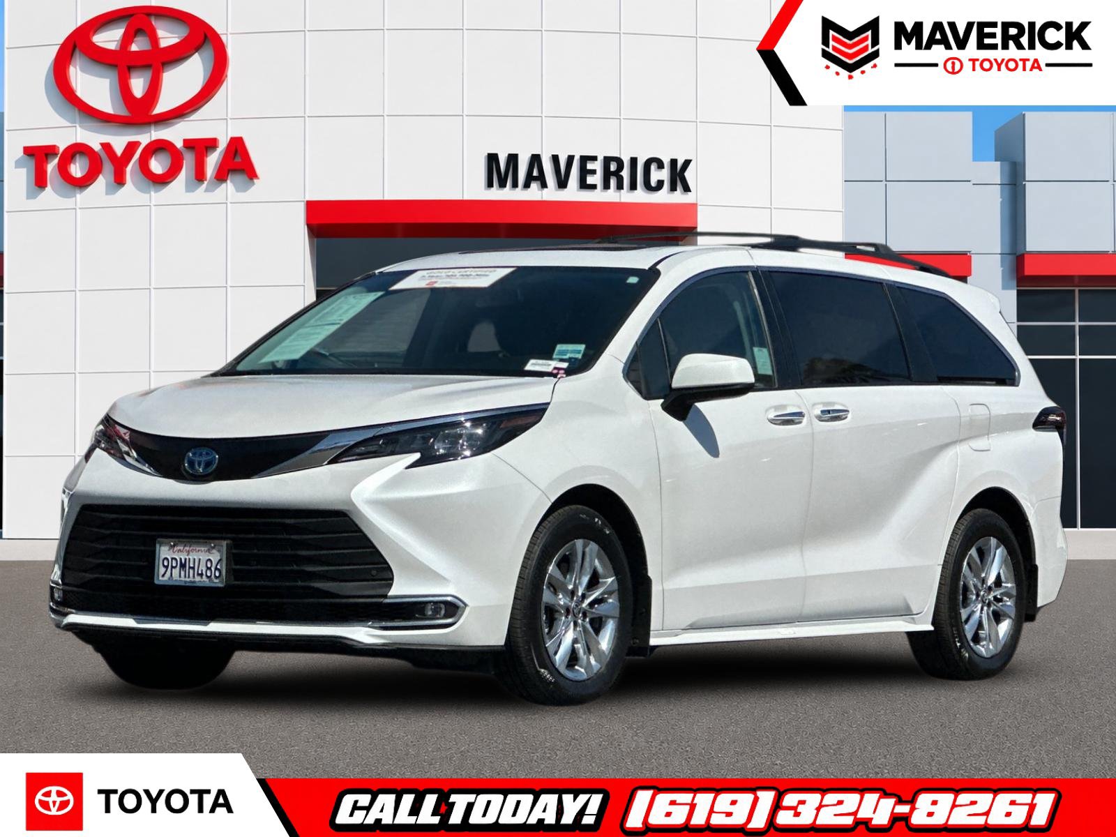 Used 2024 Toyota Sienna XLE w/ XLE Plus Package FWD image 1
