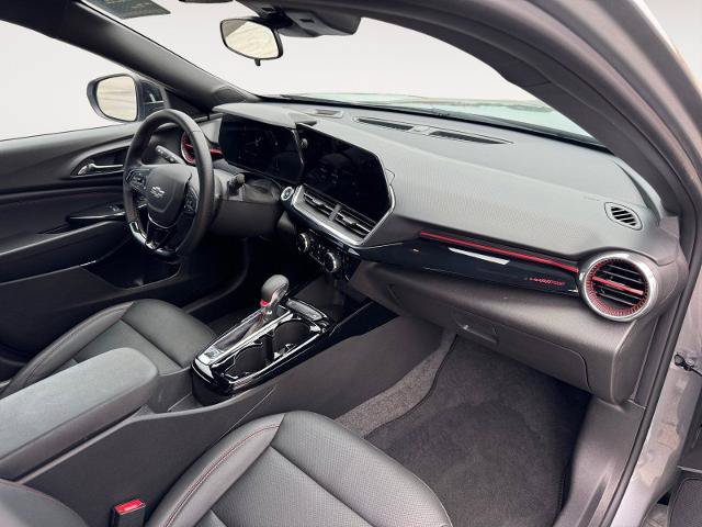 Used 2025 Chevrolet Trax RS FWD image 15