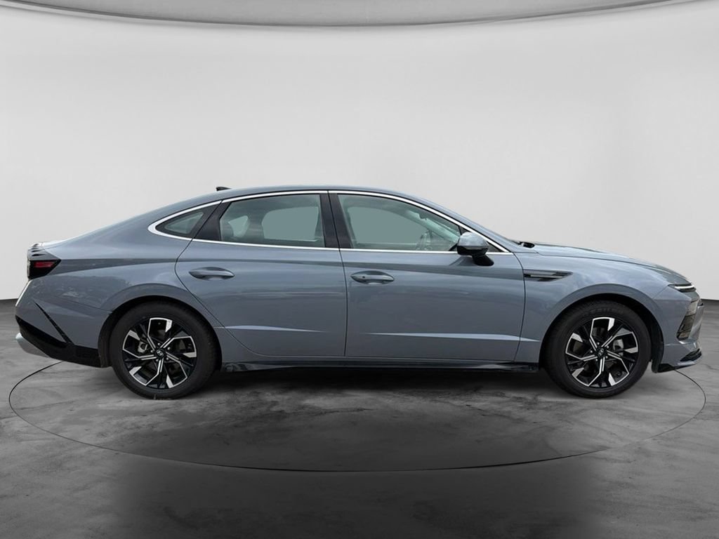 Used 2024 Hyundai Sonata SEL FWD image 8