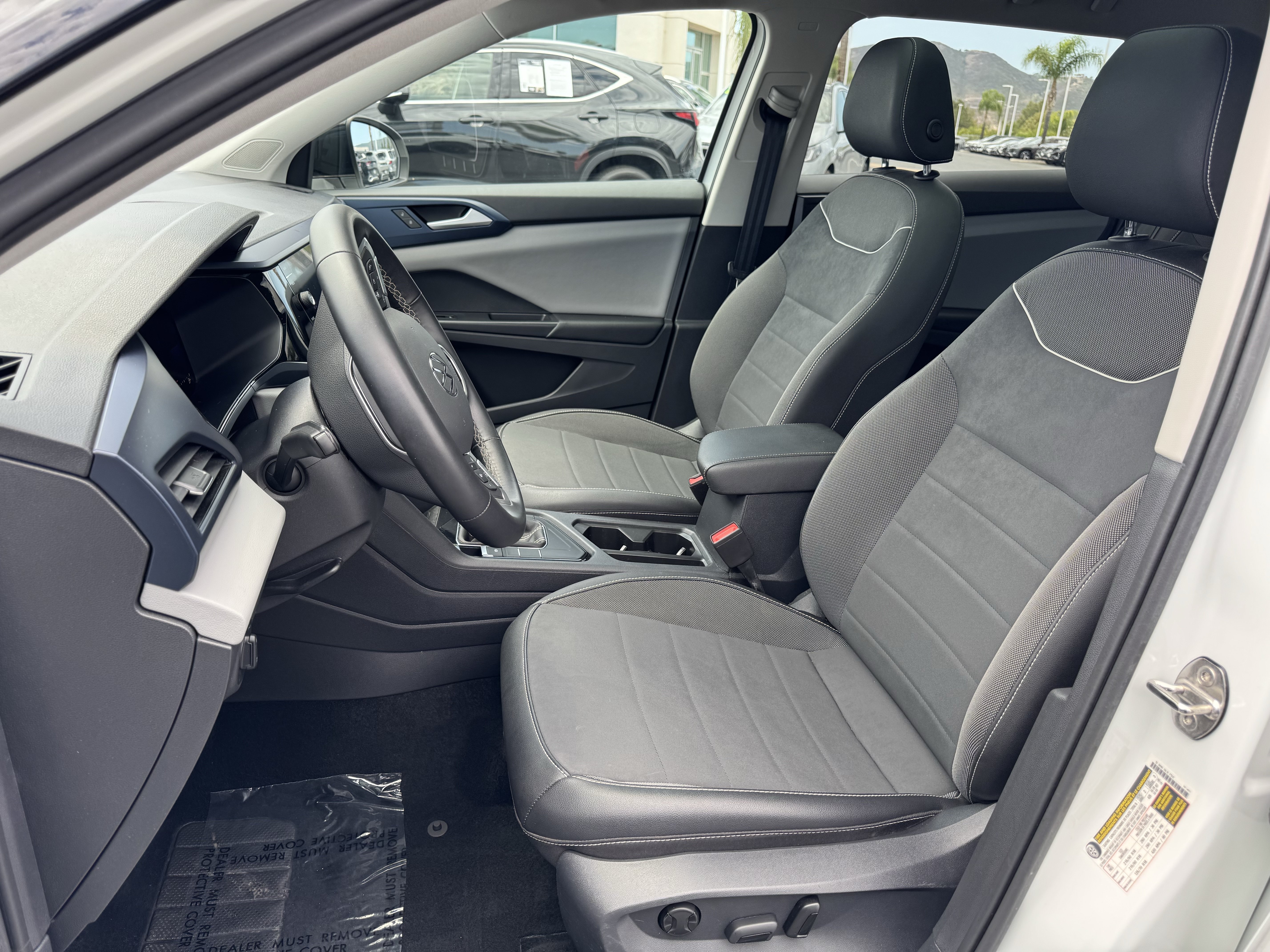 Used 2023 Volkswagen Taos SE w/ Panoramic Sunroof Package FWD image 15