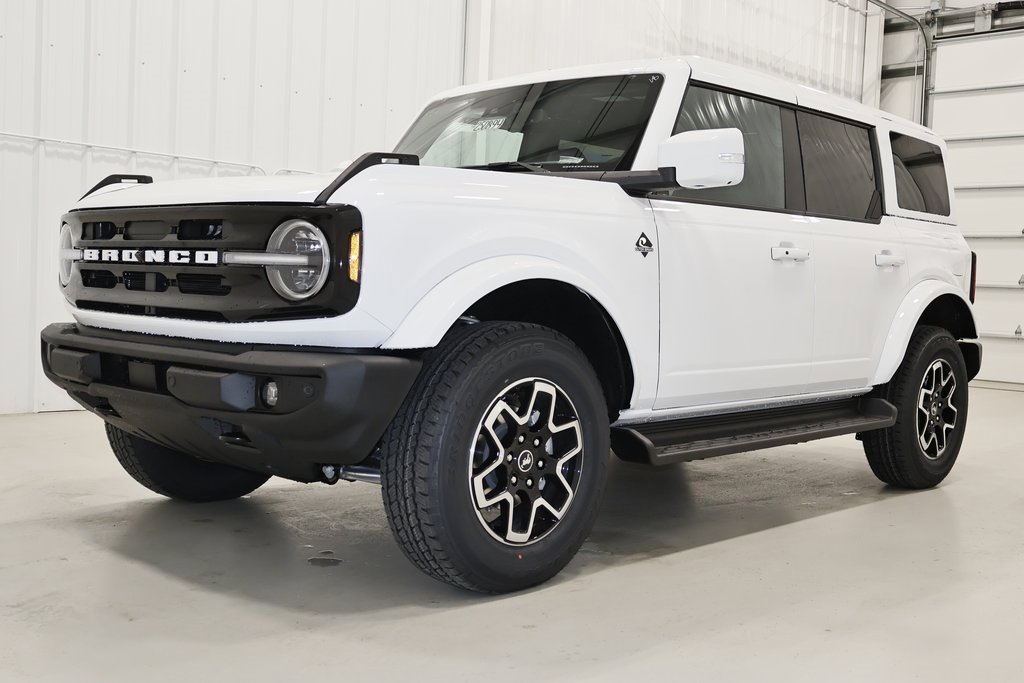 New 2025 Ford Bronco Outer Banks image 4