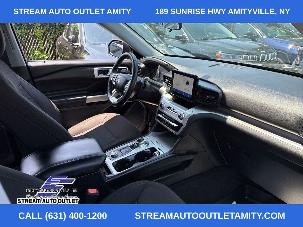 Used 2022 Ford Explorer XLT image 10