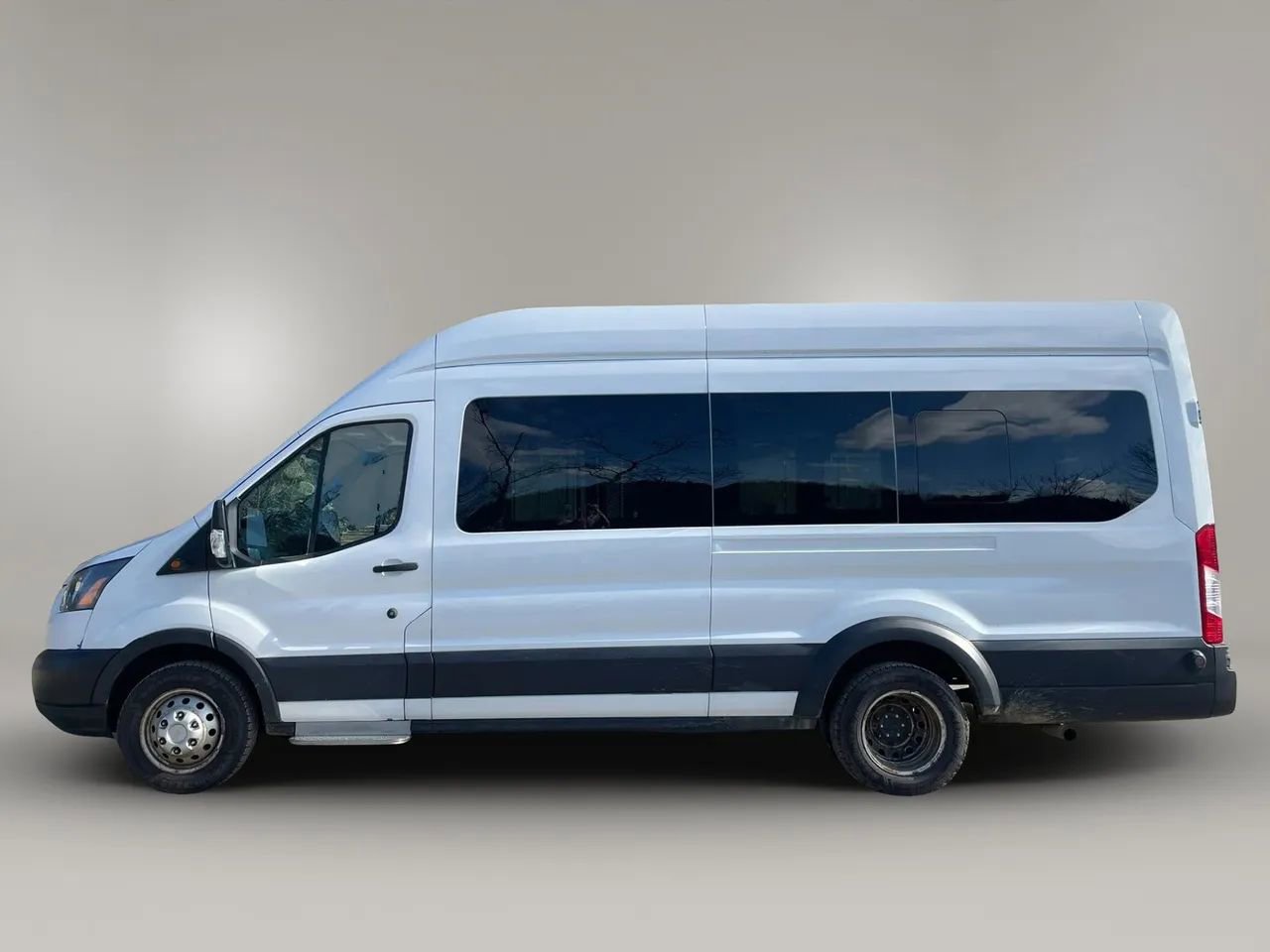 Used 2019 Ford Transit 350 XL RWD image 4