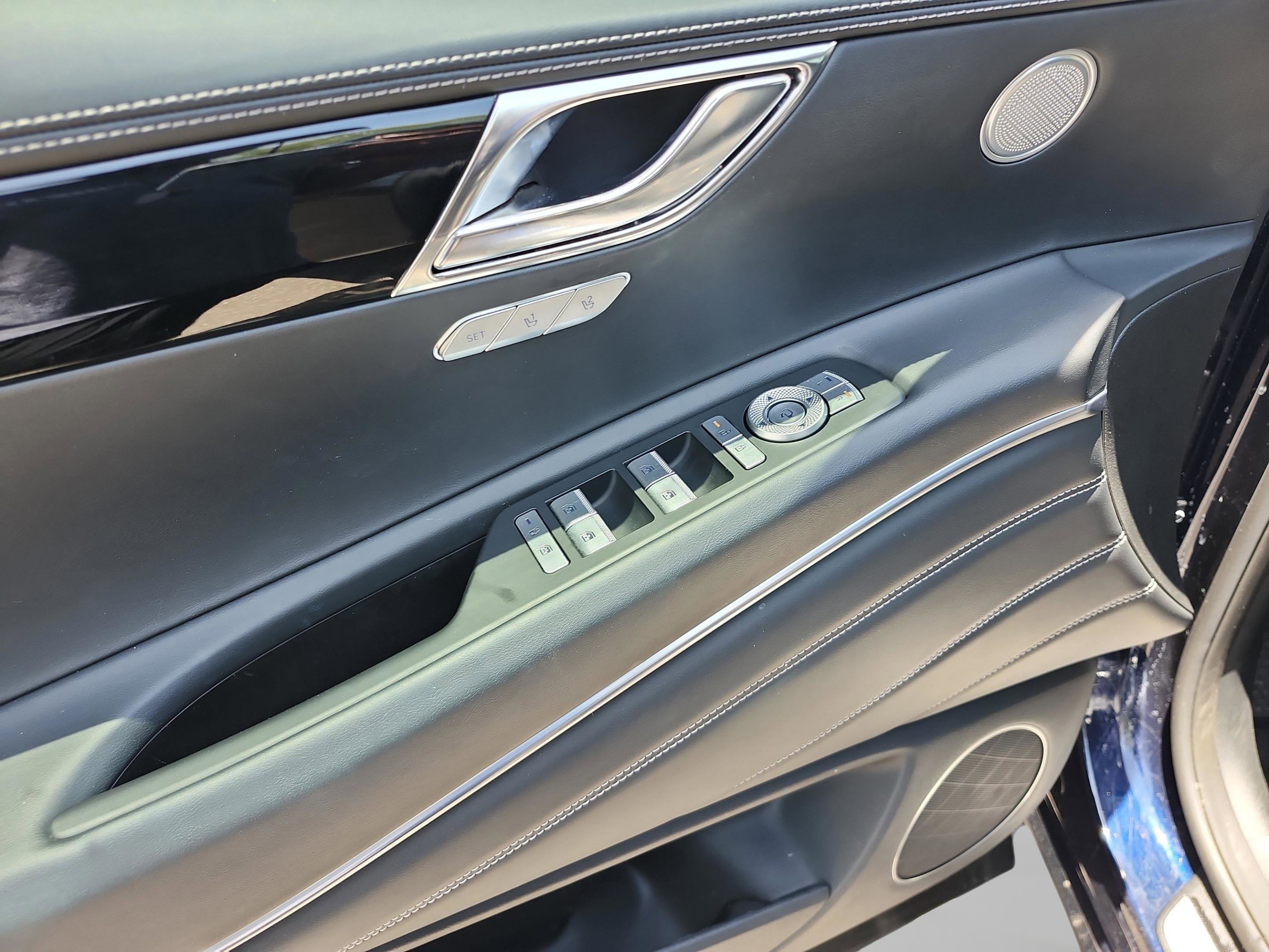 Used 2025 Genesis GV80 2.5T Standard AWD/4WD image 15