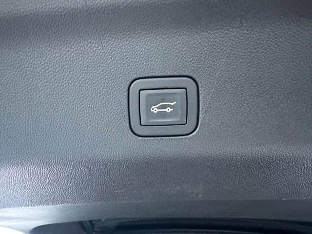 Used 2025 Chevrolet Tahoe High Country image 27