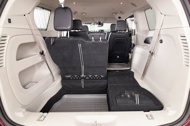 Used 2022 Chrysler Pacifica Touring-L AWD/4WD image 25