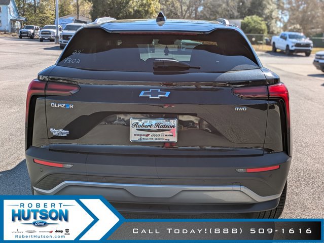 Used 2024 Chevrolet Blazer EV LT image 7