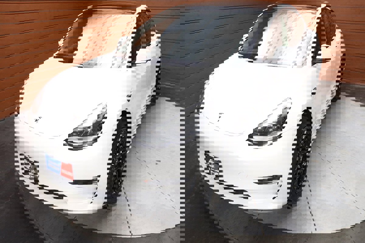 Used 2023 Tesla Model 3 Standard Range image 7