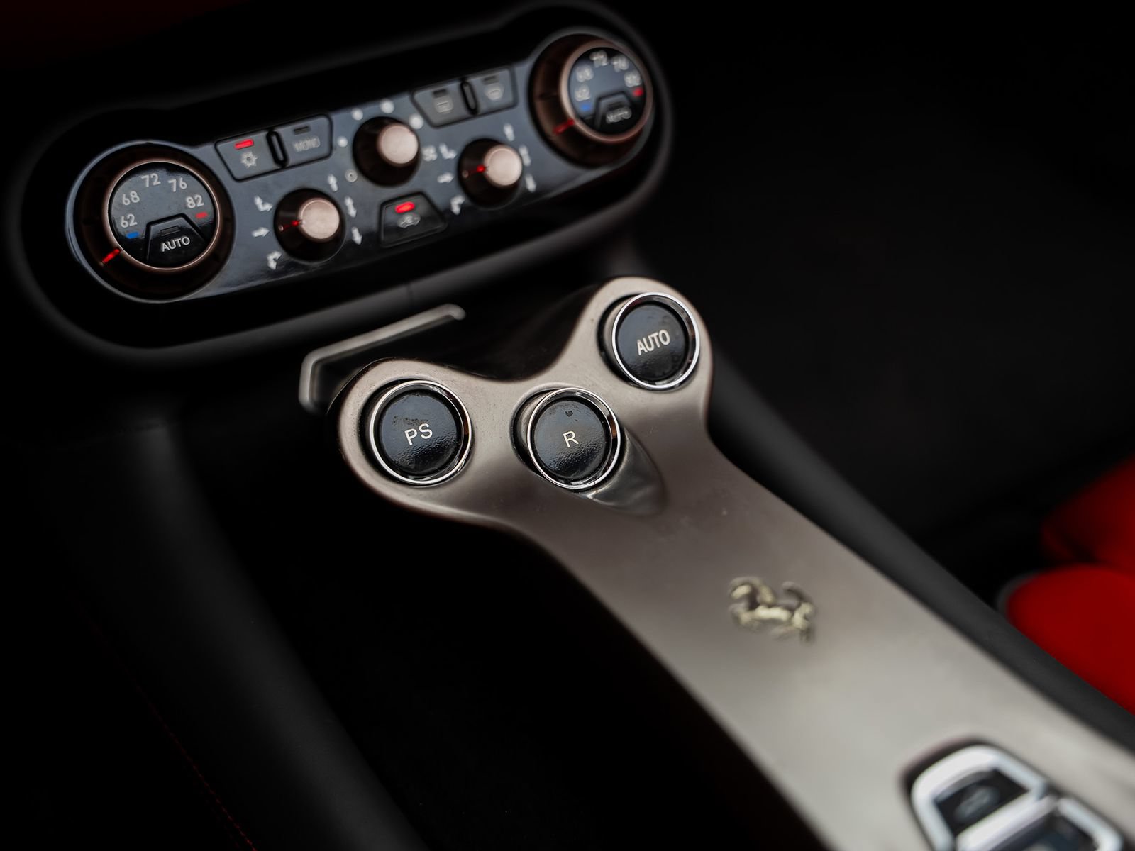 Used 2010 Ferrari California RWD image 54