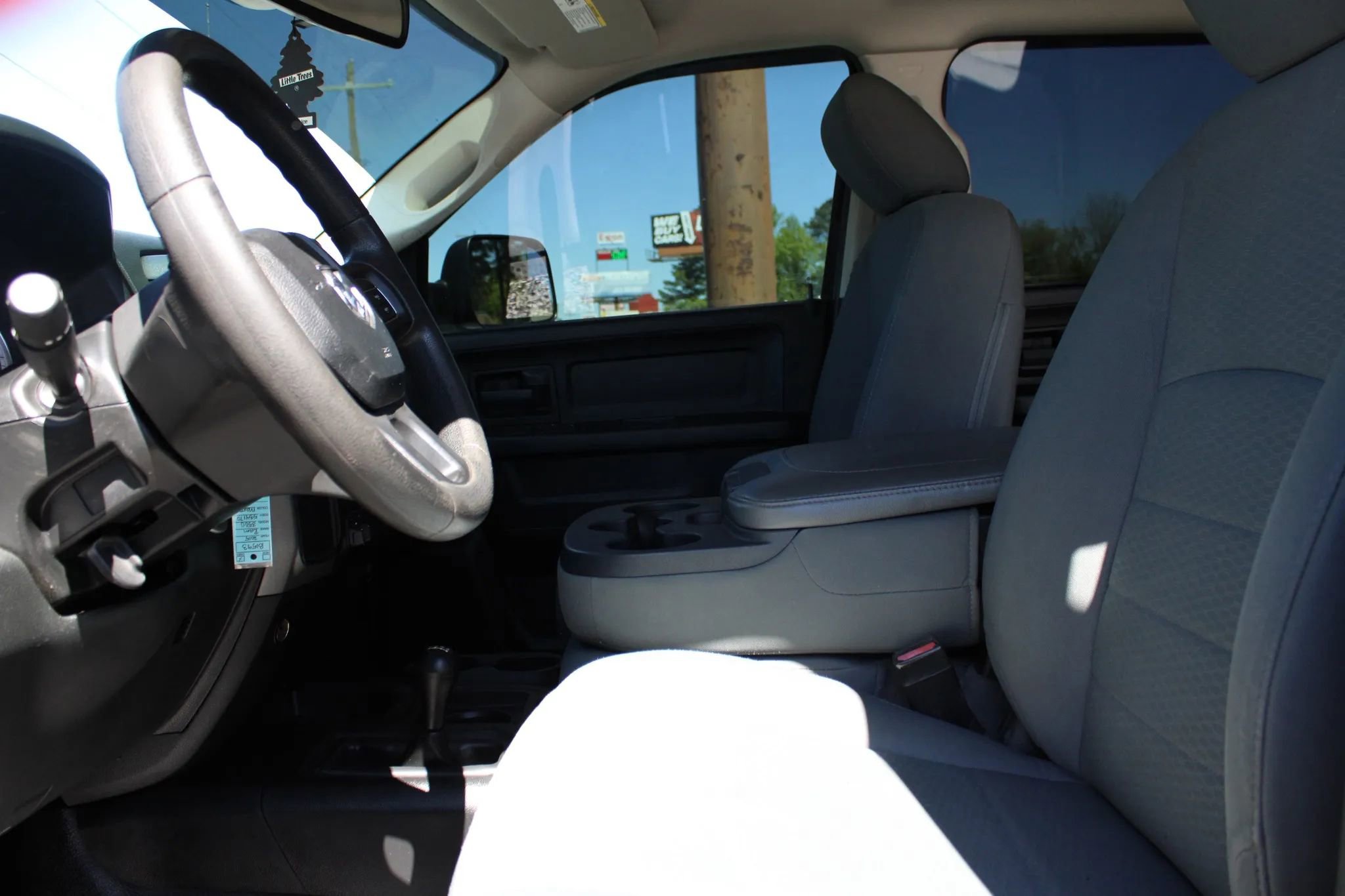 Used 2015 RAM 3500 Tradesman w/ Chrome Appearance Group image 13