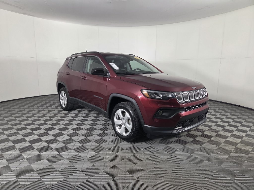 Used 2022 Jeep Compass Latitude AWD/4WD image 3