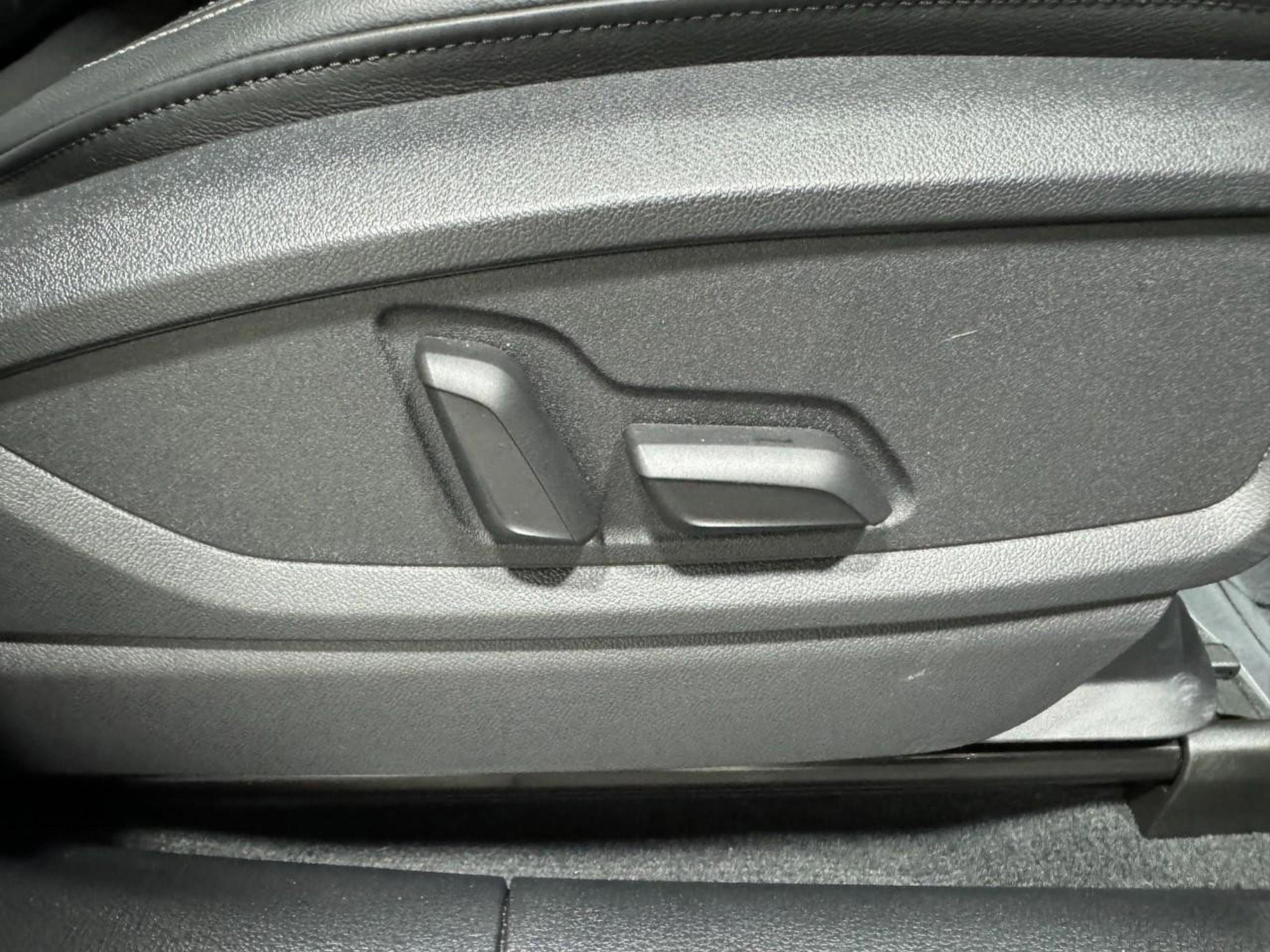 Certified 2025 Audi Q5 2.0T Premium w/ Convenience Plus Package image 21