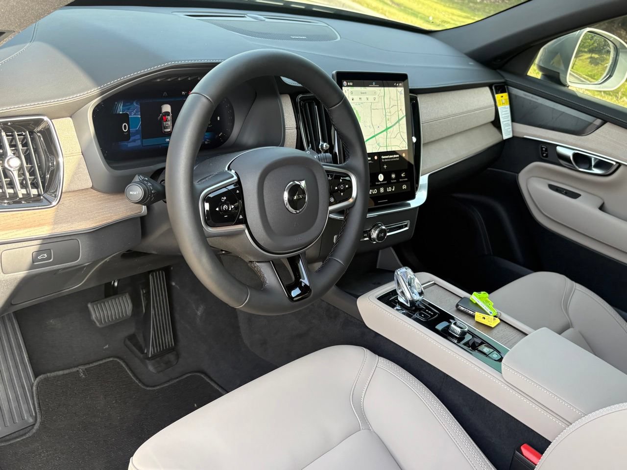 New 2026 Volvo XC90 B6 Plus w/ Protection Package Premier AWD/4WD image 13