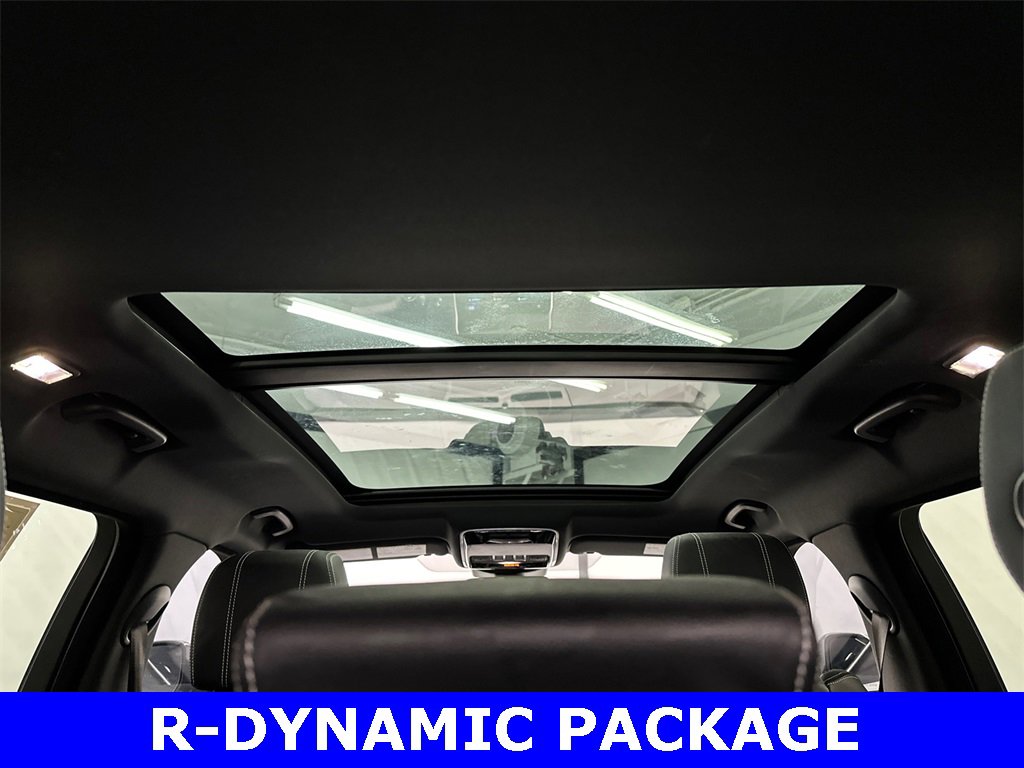 Used 2018 Land Rover Range Rover Velar R-Dynamic SE image 22