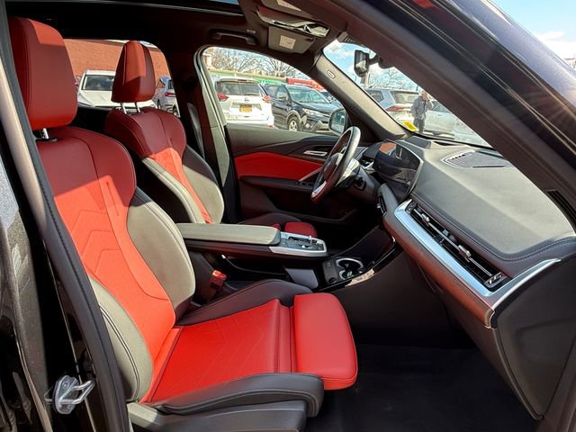 Used 2025 BMW X1 xDrive28i w/ Technology Package image 28