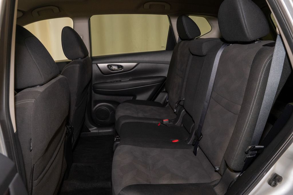 Used 2016 Nissan Rogue SV image 7