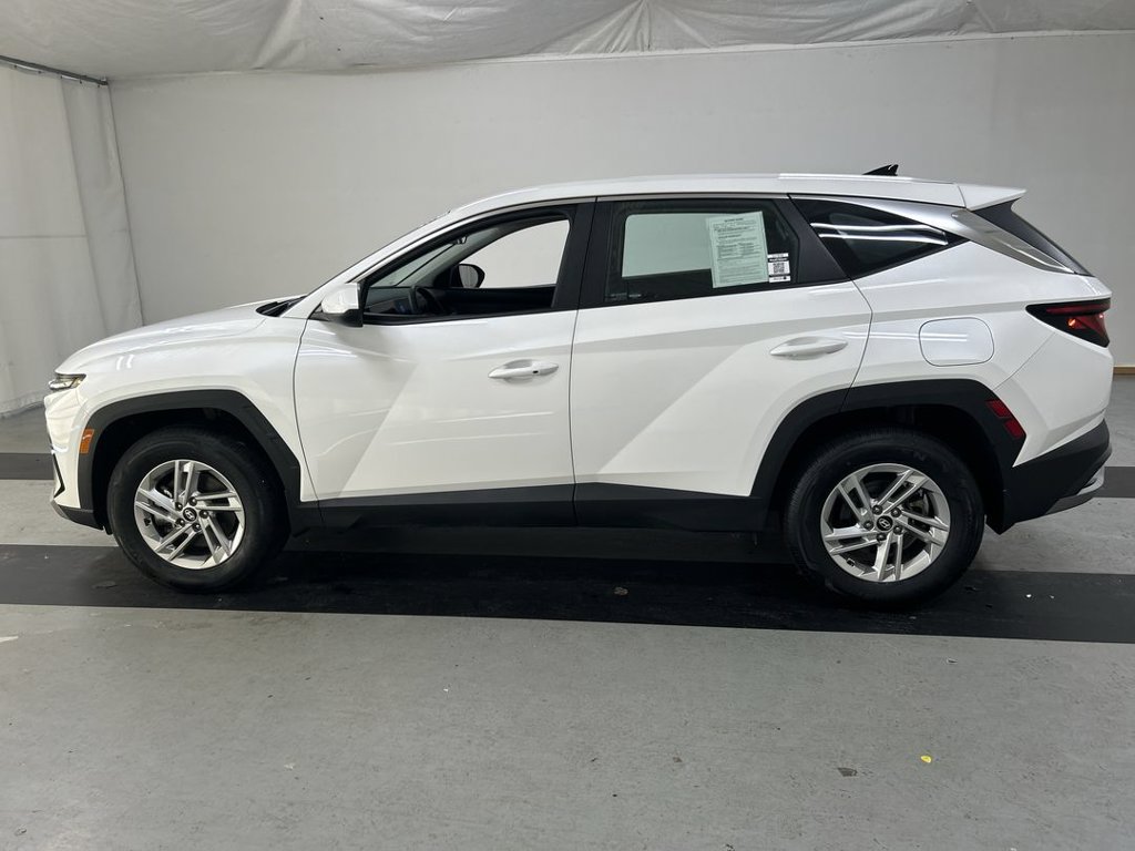 Used 2025 Hyundai Tucson SE AWD/4WD image 6
