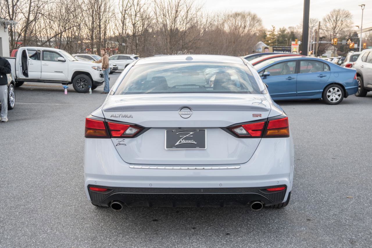 Used 2023 Nissan Altima 2.5 SR w/ SR Premium Package image 10