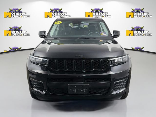 Used 2023 Jeep Grand Cherokee L Limited w/ Black Appearance Package AWD/4WD image 2