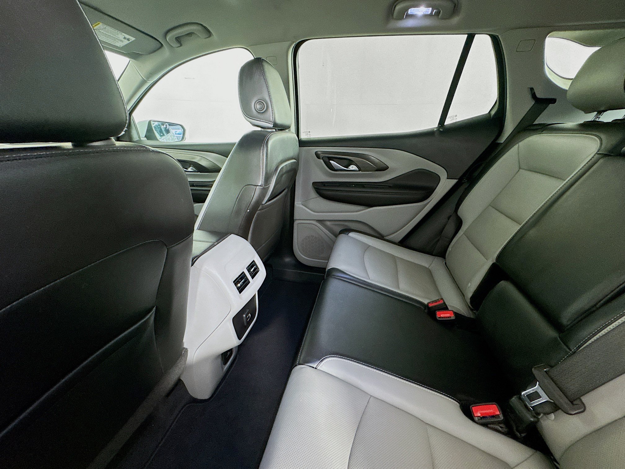 Used 2022 GMC Terrain SLT w/ Infotainment Package II FWD image 23