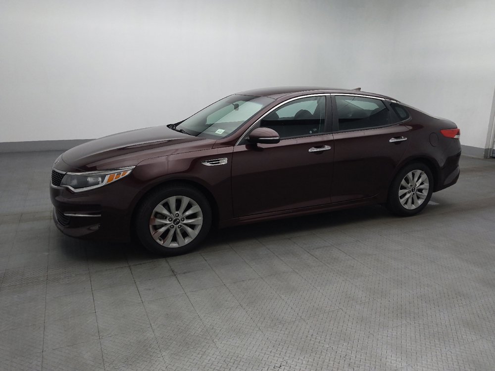 Used 2017 Kia Optima LX w/ Option Group 014 FWD image 2