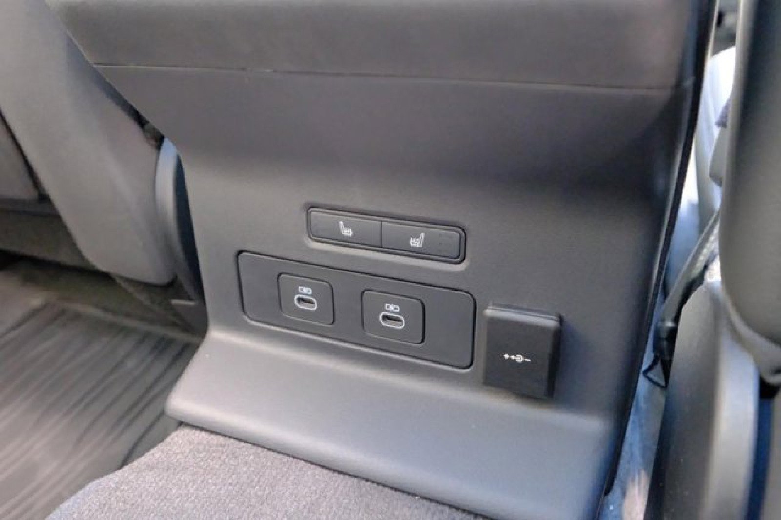 New 2025 Land Rover Range Rover Velar Dynamic SE image 20