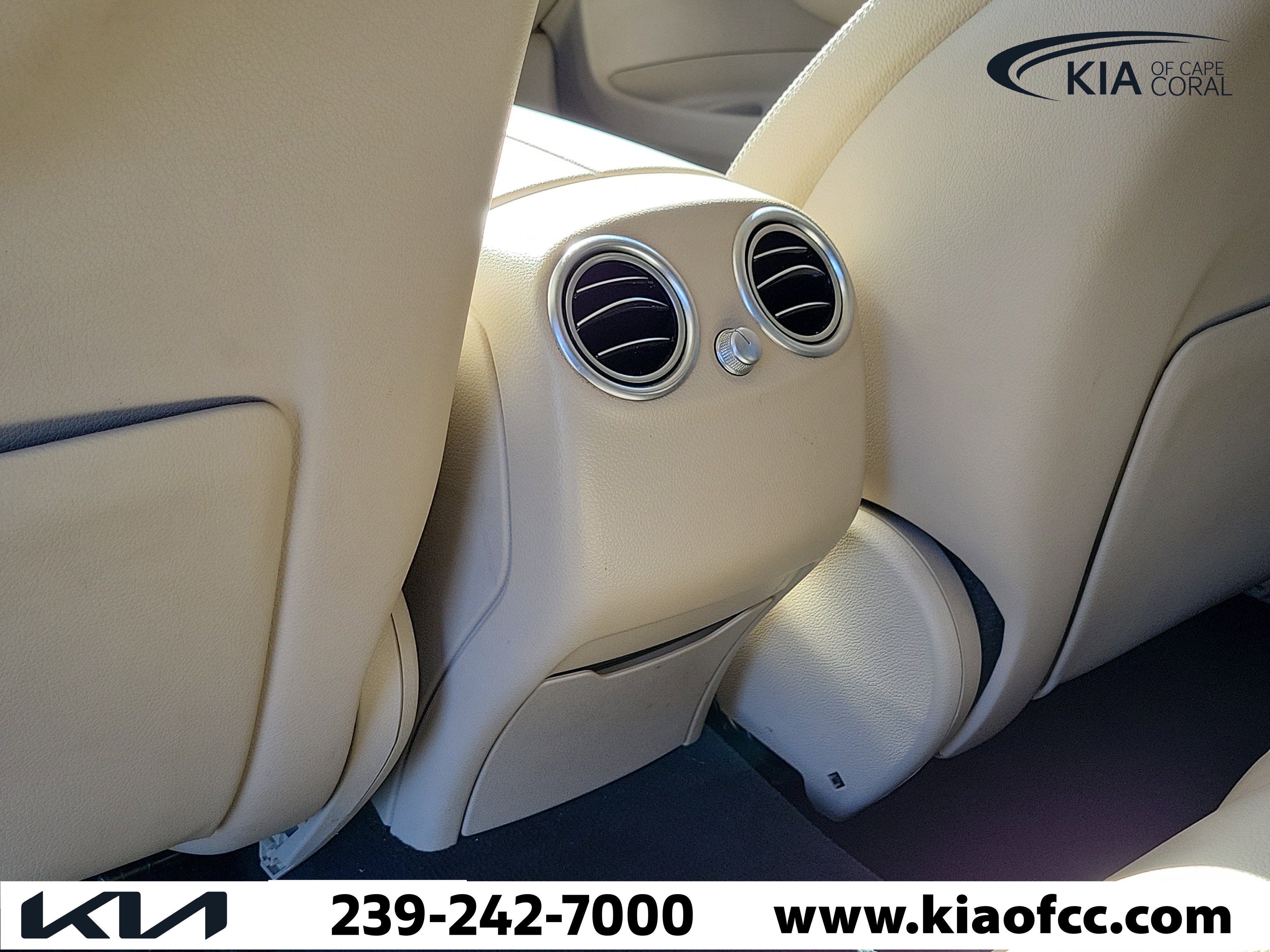 Used 2022 Mercedes-Benz GLC 300 w/ Premium Package Lite image 14