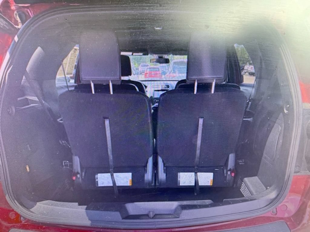 Used 2019 Ford Explorer XLT w/ Equipment Group 202A AWD/4WD image 14