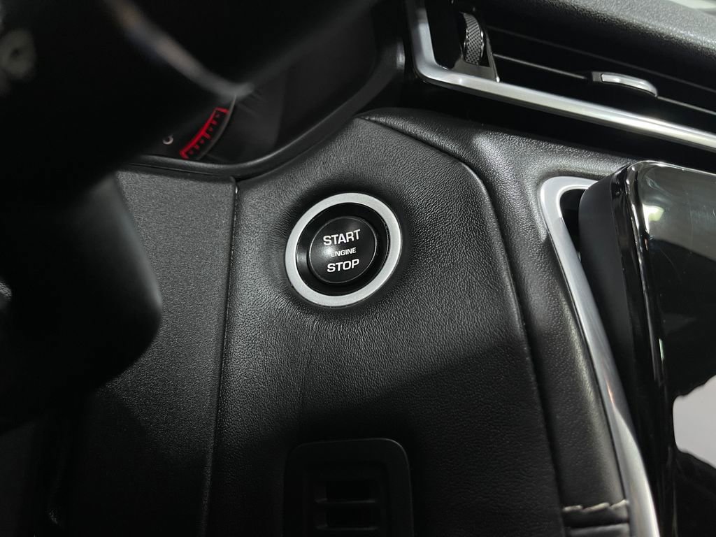 Used 2020 Land Rover Range Rover Velar R-Dynamic S image 23