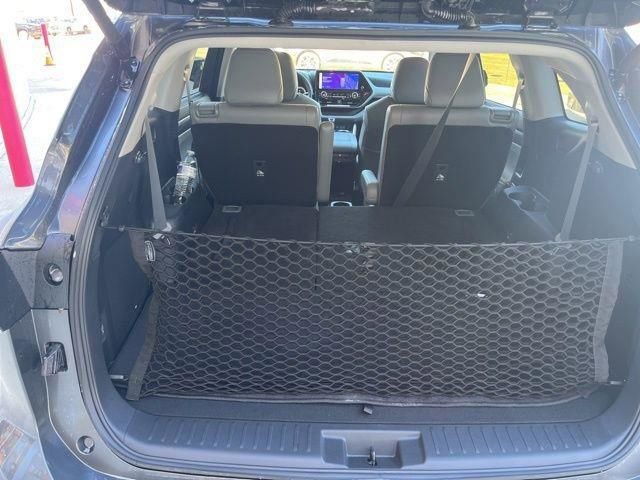 Used 2025 Toyota Highlander Platinum image 19