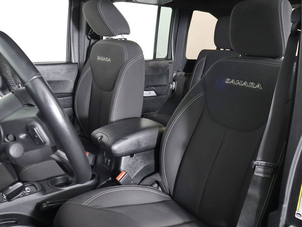 Used 2018 Jeep Wrangler Unlimited Sahara AWD/4WD image 23