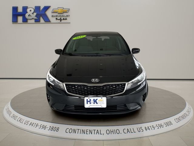 Used 2017 Kia Forte LX image 2