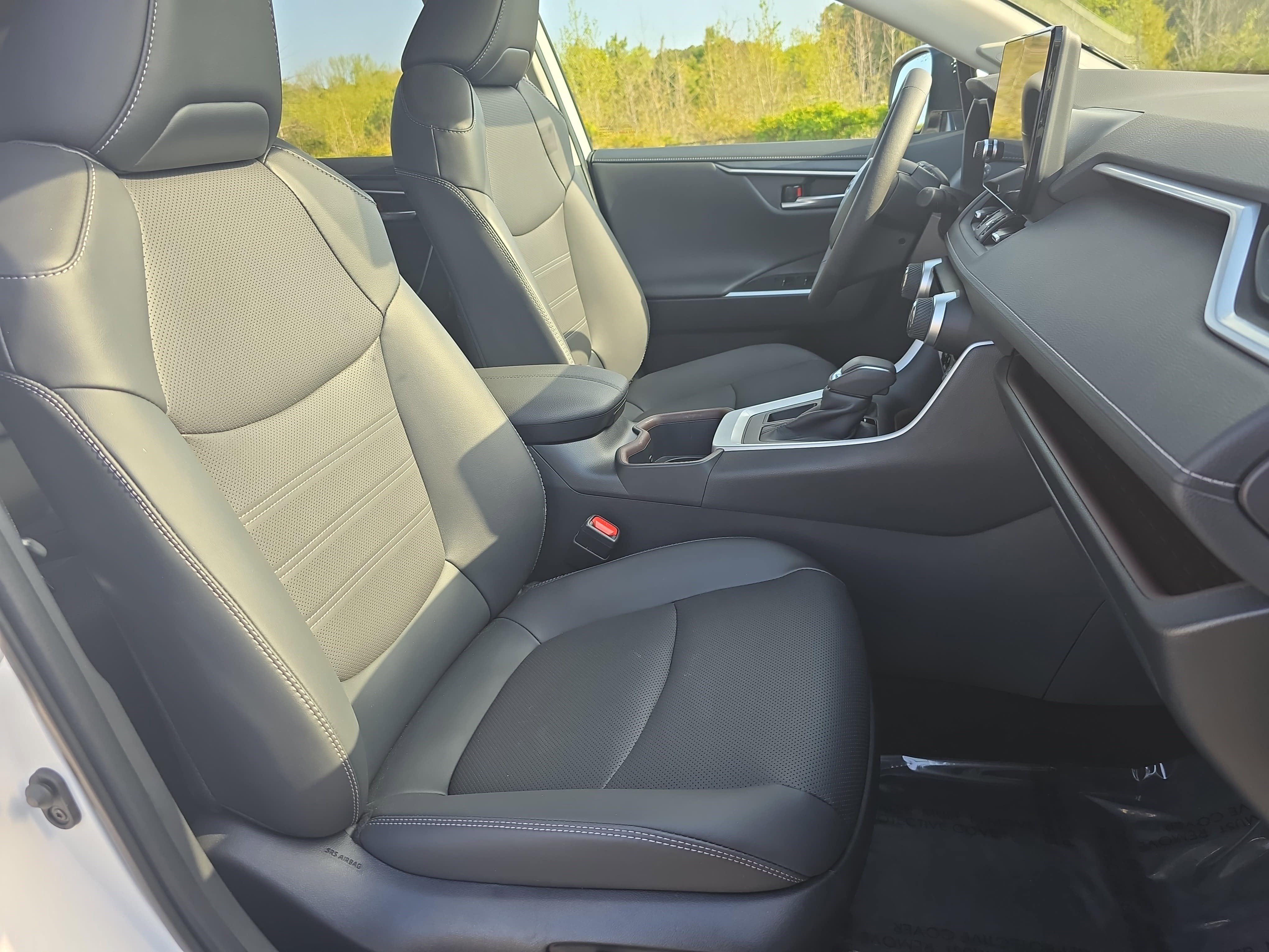 Used 2025 Toyota RAV4 Limited w/ Advanced Technology Package image 10
