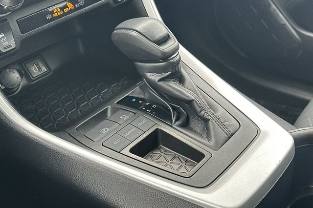 Certified 2024 Toyota RAV4 XLE FWD image 26